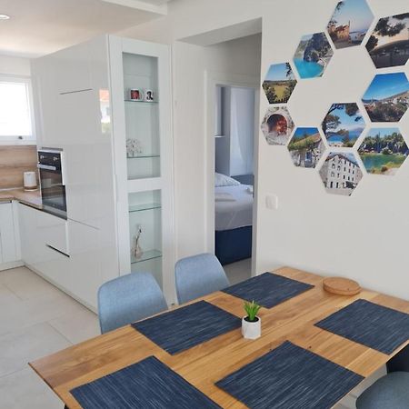 Holiday Apartment Marijana Каштела Екстер'єр фото