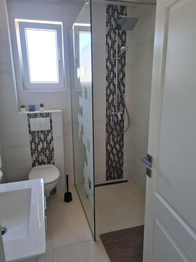 Holiday Apartment Marijana Каштела Екстер'єр фото
