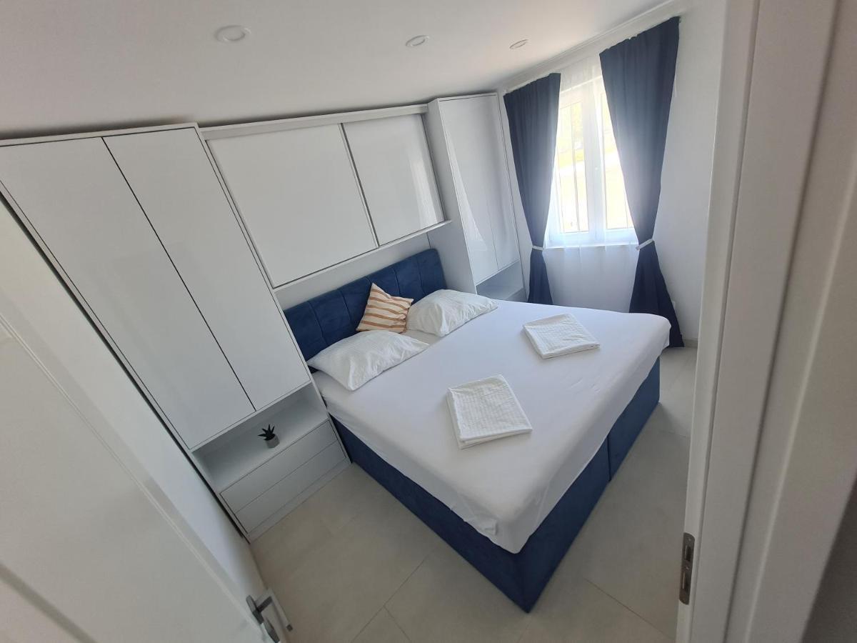 Holiday Apartment Marijana Каштела Екстер'єр фото