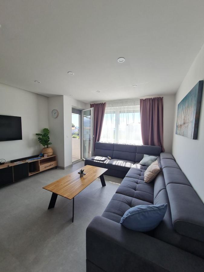 Holiday Apartment Marijana Каштела Екстер'єр фото